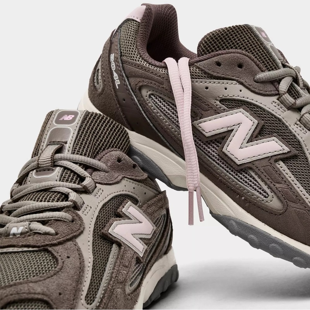 New Balance Women's Brown & Pink 204L Casual Sneaker